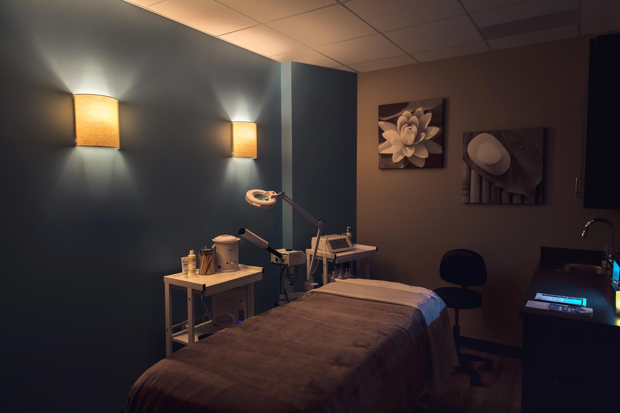 Englewood, CO Massage Therapist Massage Therapist 80110 Hand And