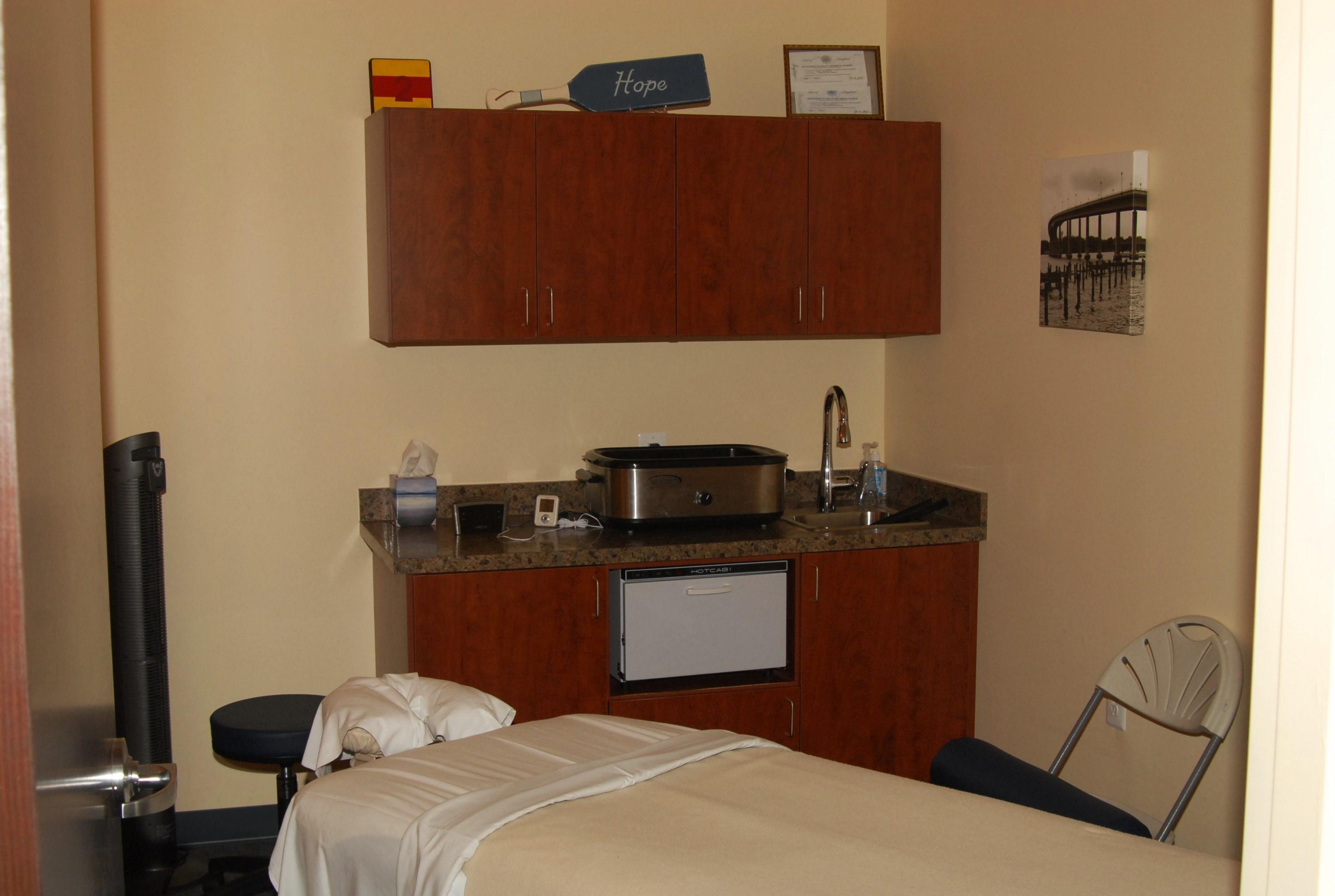 Severna Park, MD Spa Massage Therapist 21146 Hand And Stone Massage